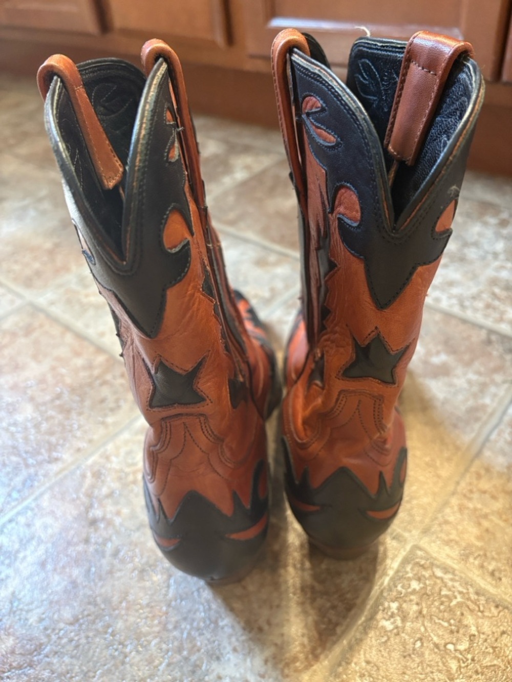Women’s Tan and Black Western Embroidered Heeled Boots - Picture 5 of 8